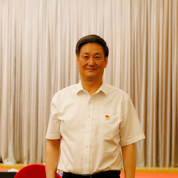 任育杰